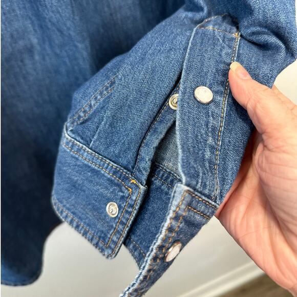 Versace Blue Denim Long Sleeve Pearl Snap Yellow Versace Logo Shirt 41 / Medium - Picture 12 of 16